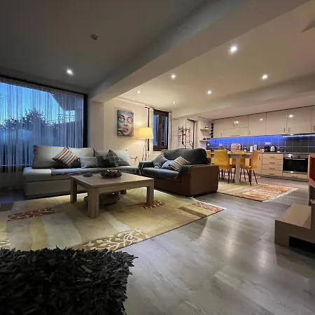 Mountain / Center Villa *