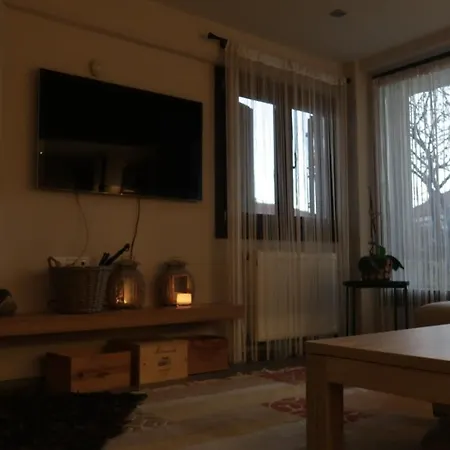 Villa Mountain / Center *