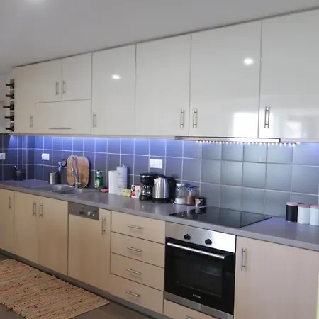 Mountain / Center Arájova