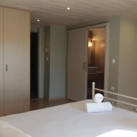 Villa Mountain / Center *