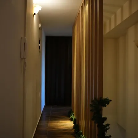 Villa Mountain / Center *